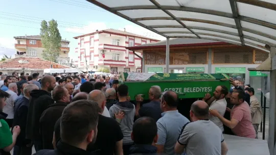 Acılı evlatlardan annelerine son görev