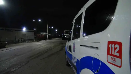 Fabrika bacasında çıkan yangın söndürüldü