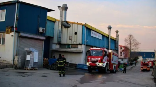 Fabrika fırınının patlaması paniğe sebep oldu