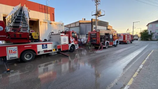 Fabrika jeneratöründe yangın çıktı