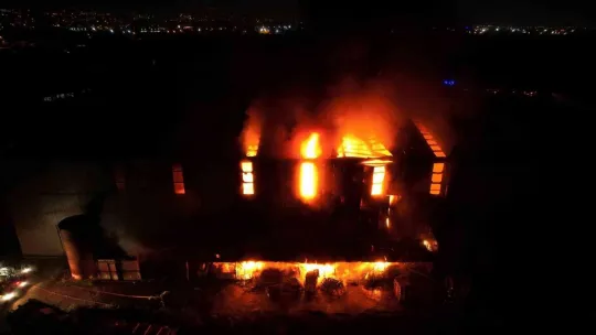 Fabrika yangını havadan görüntülendi