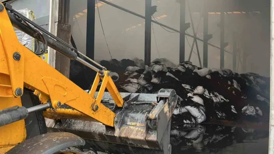 Fabrikadaki yangın 4 saatte kontrol altına alındı