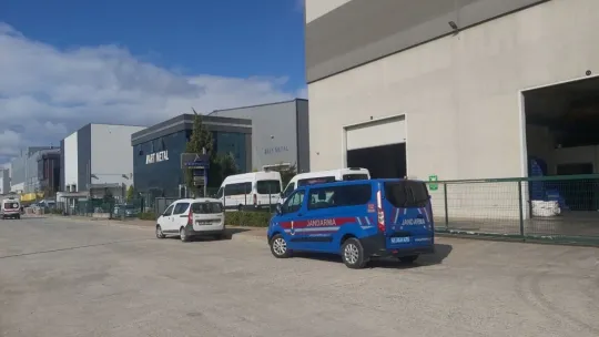 Fabrikanın bacasında yangın çıktı