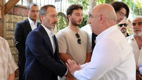 Fahrettin Altun teyzesinin cenaze törenine katıldı
