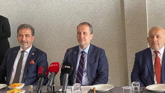 Fatih Erbakan Kocaeli'de CHP'ye yüklendi