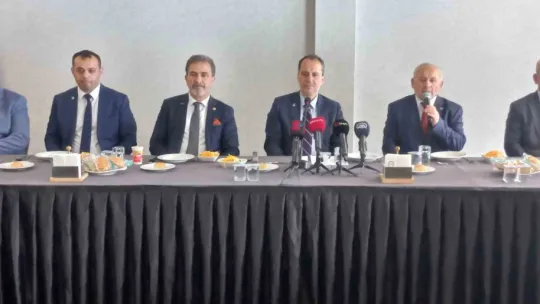 Fatih Erbakan Kocaeli'de CHP'ye yüklendi