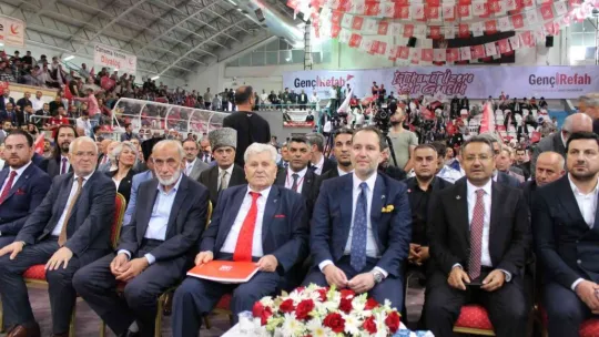 Fatih Erbakan, Kocaeli'de partisinin il kongresine katıldı