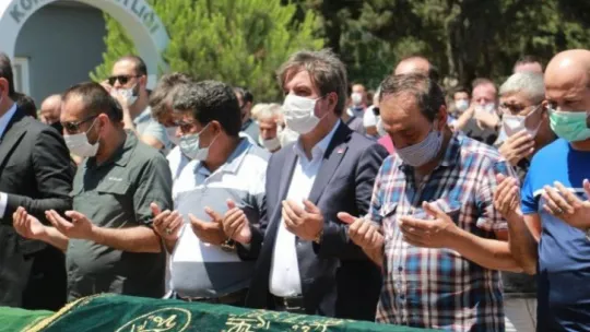 Feci kazada hayatını kaybeden aile toprağa verildi