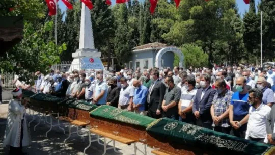Feci kazada hayatını kaybeden aile toprağa verildi