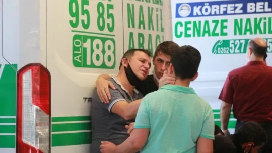 Feci kazada hayatını kaybeden aile toprağa verildi