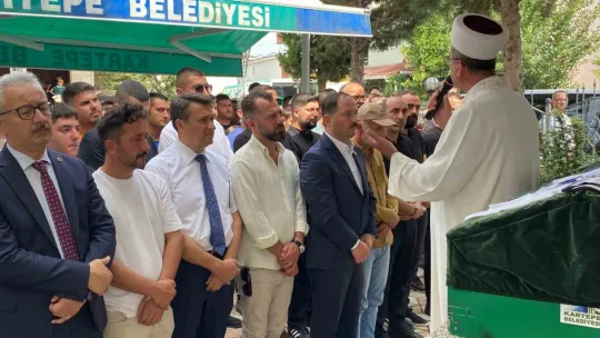 Kaan'a son veda: Tabutuna forma serildi