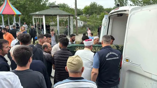 Feci kazada hayatını kaybetmişti: Motosiklet tutkunu genç kadın, son yolculuğuna uğurlandı