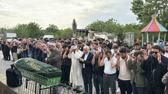Feci kazada hayatını kaybetmişti: Motosiklet tutkunu genç kadın, son yolculuğuna uğurlandı