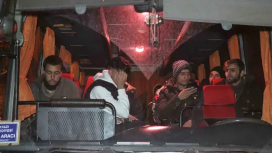 200 yabancı uyruklu şahsı İstanbul diye Sakarya'ya getirdi