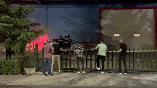 Film gibi olay, kendi mallarını alırken hırsızlık baskını yedi