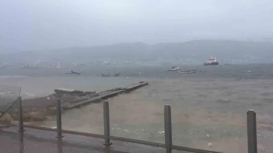Fırtına sonrası denizde şaşırtan görüntü