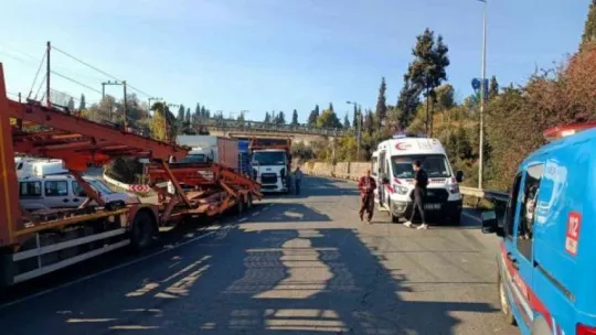 Freni boşalan kamyonun sürücüsü, canını hiçe saydı!