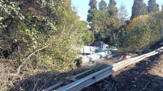 Freni boşalan kamyonun sürücüsü, canını hiçe saydı!