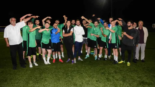 Futbolda bir ilk: evli çift beraber takım yönetiyor