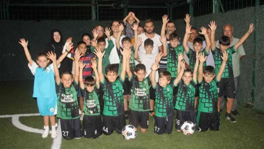 Futbolda bir ilk: evli çift beraber takım yönetiyor