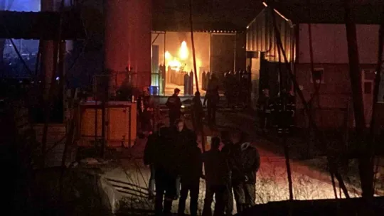 Gaz dolum tesisinde tüpler alevlere teslim oldu