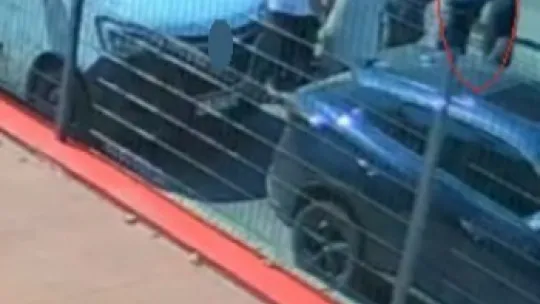 Gazeteciye saldırıp, telefonunu zorla alan zanlılar adliyeye sevk edildi