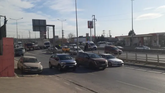 5 araç kazaya karıştı: Yaralılar var