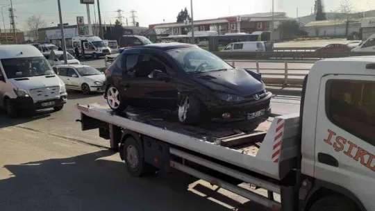 5 araç kazaya karıştı: Yaralılar var