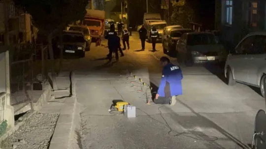 Gebze'de zeminin tomografisi santim santim çekiliyor