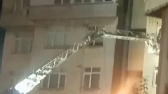 Gebze'de bir binada çatırtı sesleri: Bina tahliye ediliyor