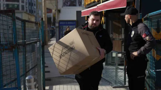 Gebze'de boşaltılan 12 binada oturanlar eşyalarını polis kontrolünde aldı
