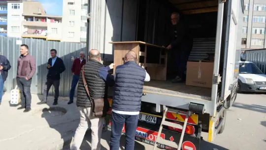 Gebze'de boşaltılan 12 binada oturanlar eşyalarını polis kontrolünde aldı