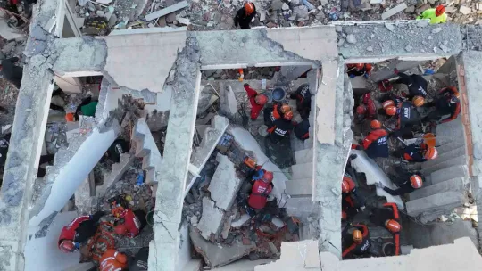 Kurtarma çalışmaları 11. saatinde havadan görüntülendi