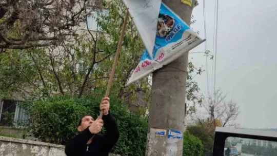 Gebze'de izinsiz afiş asanlara ceza