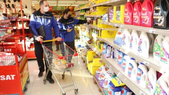 Gebze'de marketler denetlendi