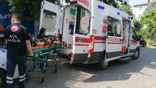 Gebze'de otomobil minibüsle çarpıştı: 2 yaralı
