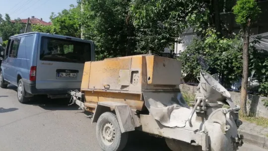Gebze'de otomobil minibüsle çarpıştı: 2 yaralı