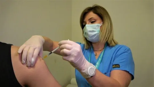 Gebze'de Yarım saatte 90 kişiyi aşılıyorlar