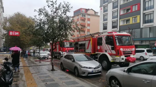Zincir marketin deposunda çıkan yangın korkuttu