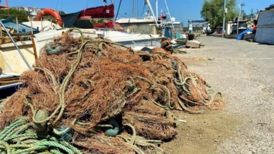 Gebze'de balıkçılar deniz altındaki müsilajdan şikayetçi