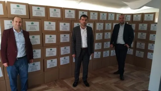 Gelecek Partisi'nden Kocaeli'ye gıda ve maske yardımı!