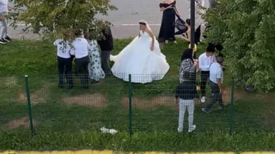 Gelin ve damat kavganın ortasında kaldı