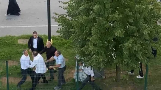 Gelin ve damat kavganın ortasında kaldı