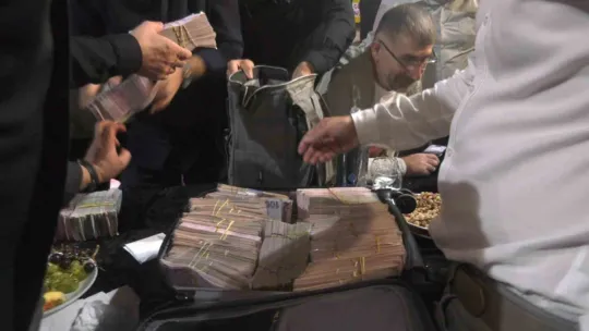 Kocaeli'deki düğünde geline ve damada takılanlar şok etti!