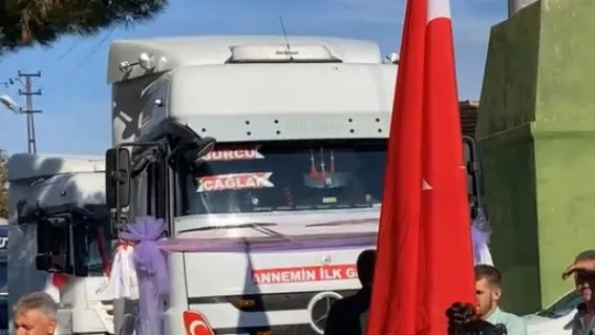 Gelini almaya süslediği tırla gitti
