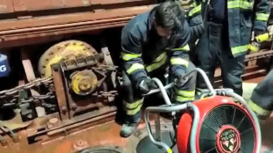 Gemide yangın paniği