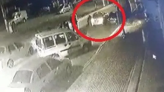 Genç kadın kuryeyi acımasızca böyle darp ettiler