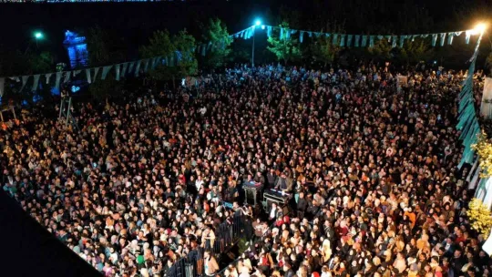 Kocaeli, Ekin Uzunlar konseriyle coştu