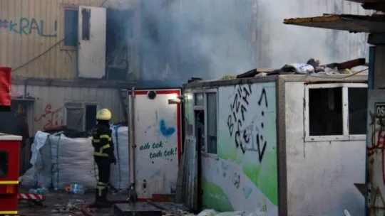 Geri dönüşüm deposunda yangın çıktı!