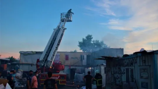 Geri dönüşüm deposunda yangın çıktı!